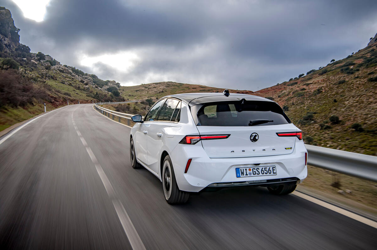 02 Vauxhall Astra GSE FD 2023 conduite arrière