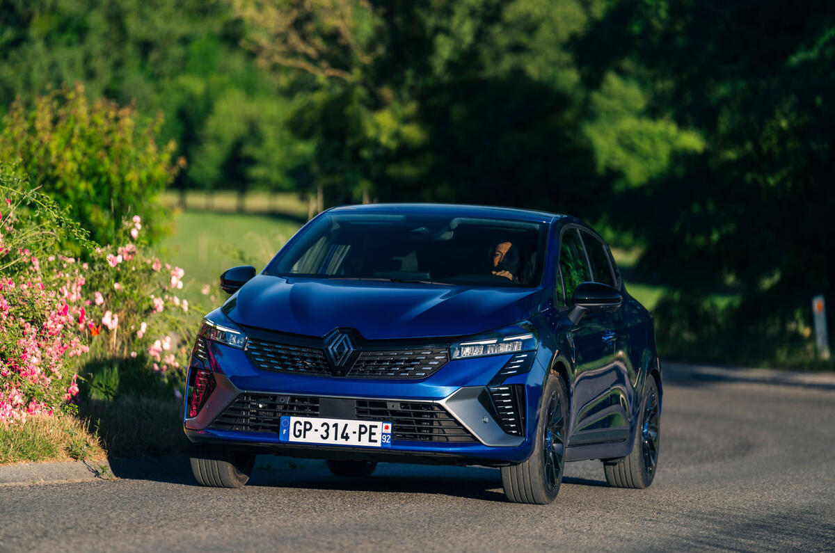 03 Renault Clio facelift FD 2023 en virage avant