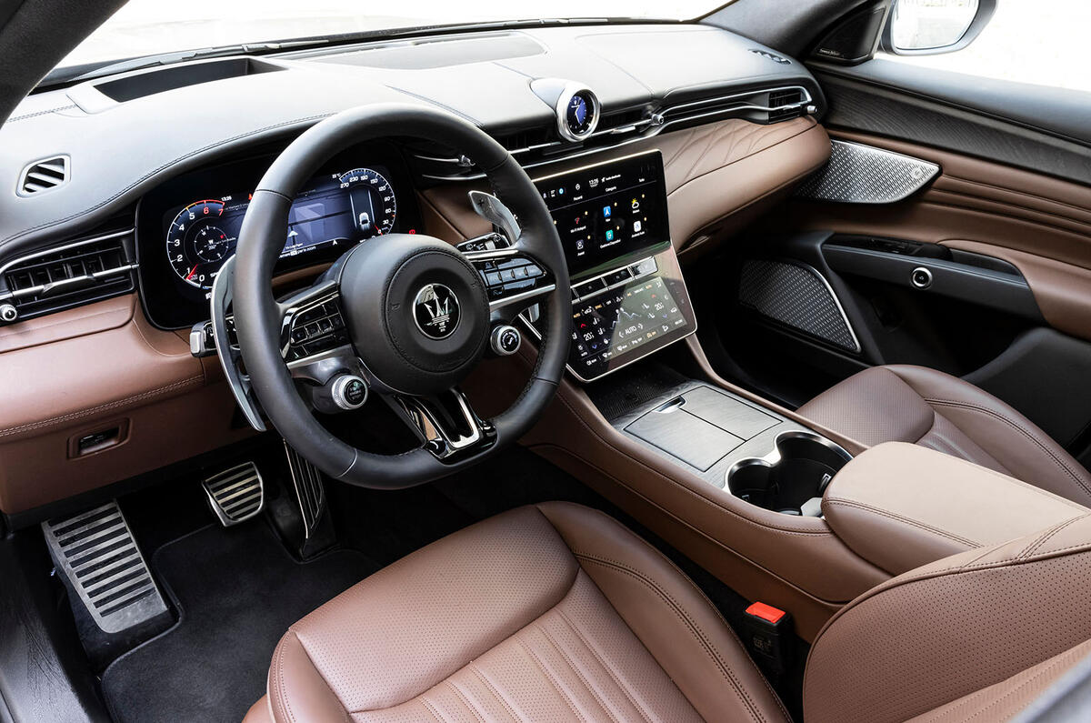 034 MASERATI GRECALE GT dash 2022 