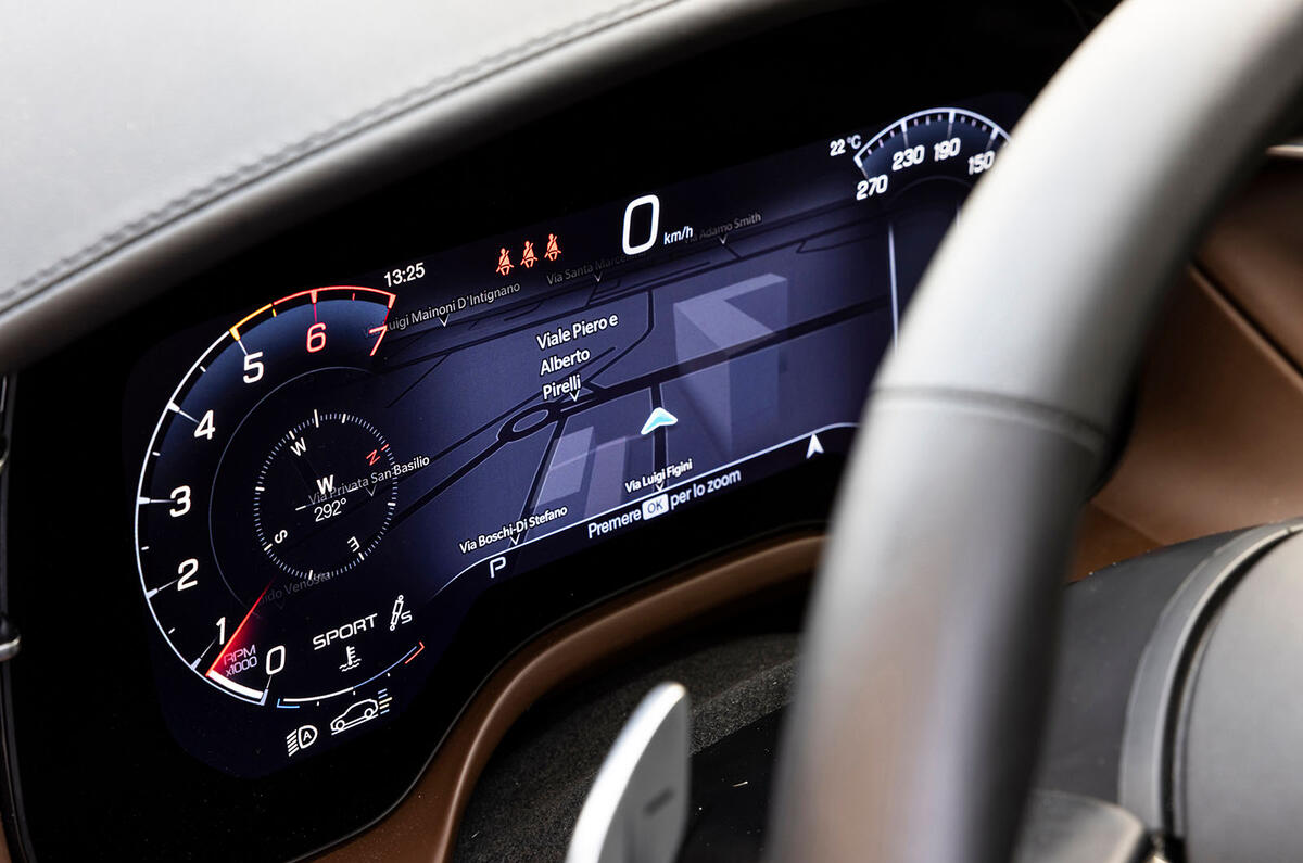 035 MASERATI GRECALE GT dash 2022 