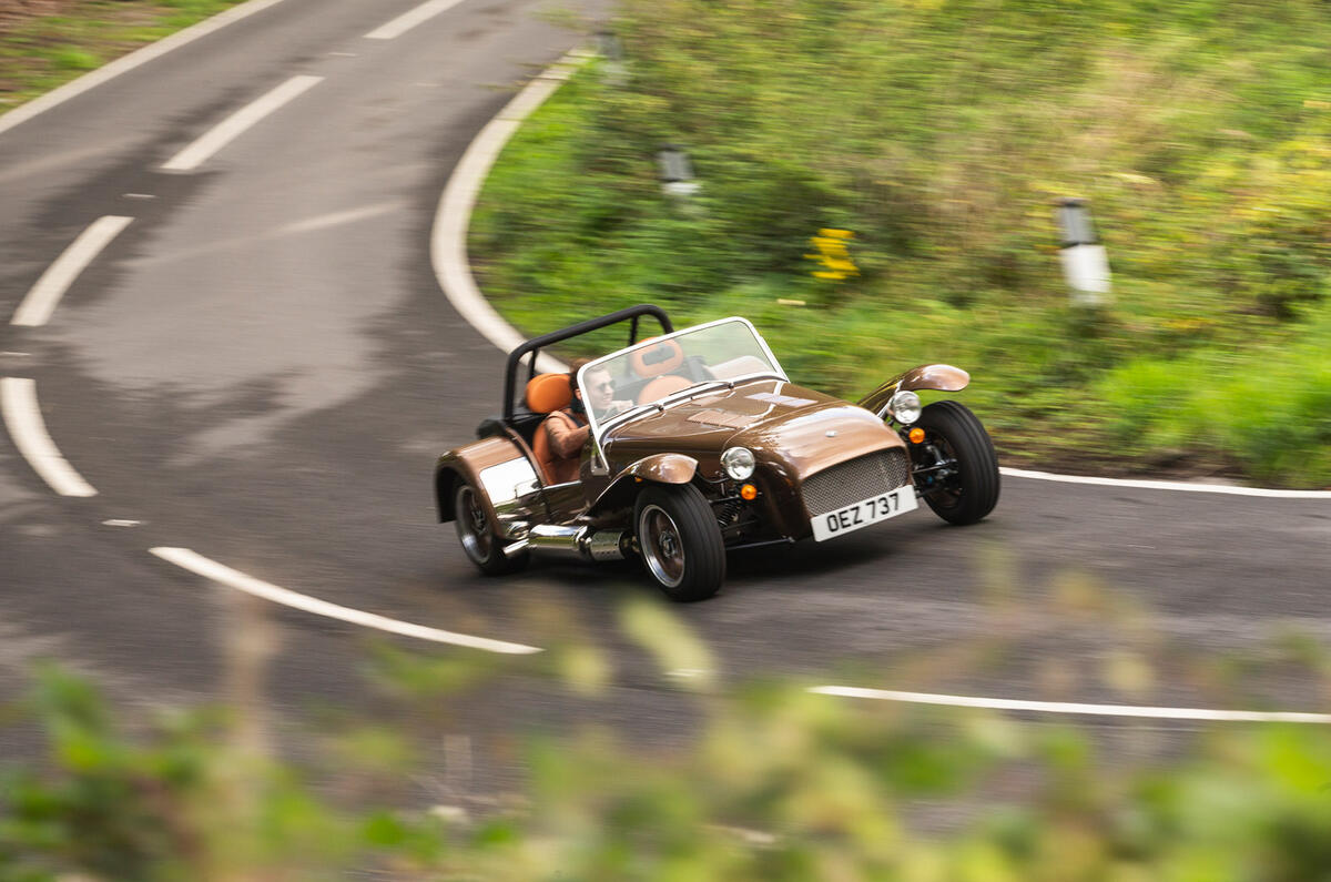 04 Caterham Super Seven 2000 FD 2022 front corner high