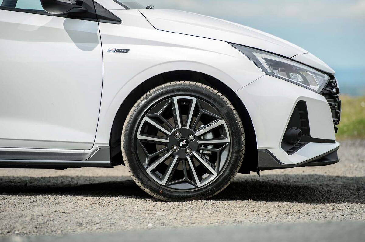 04 Hyundai i20N Line 2021 FD roue