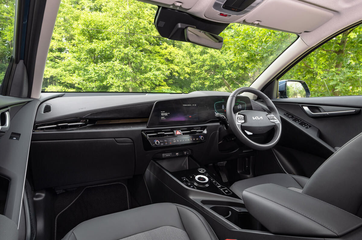 07 Kia Niro PHEV FD 2022 interior