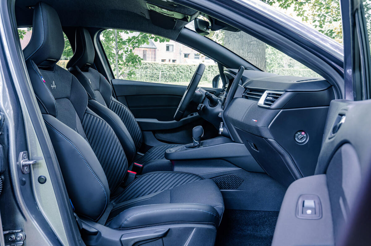 08 Renault Clio facelift FD 2023 sièges avant