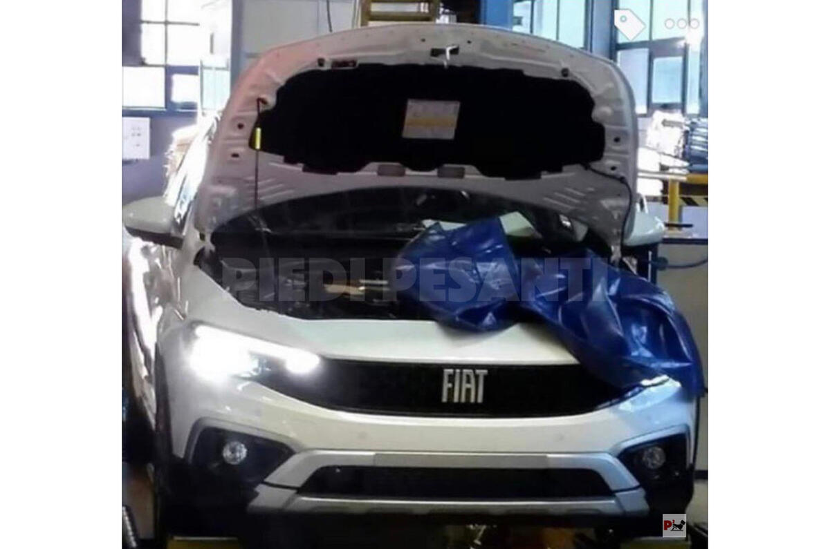 2021 Fiat Tipo facelift spy shot