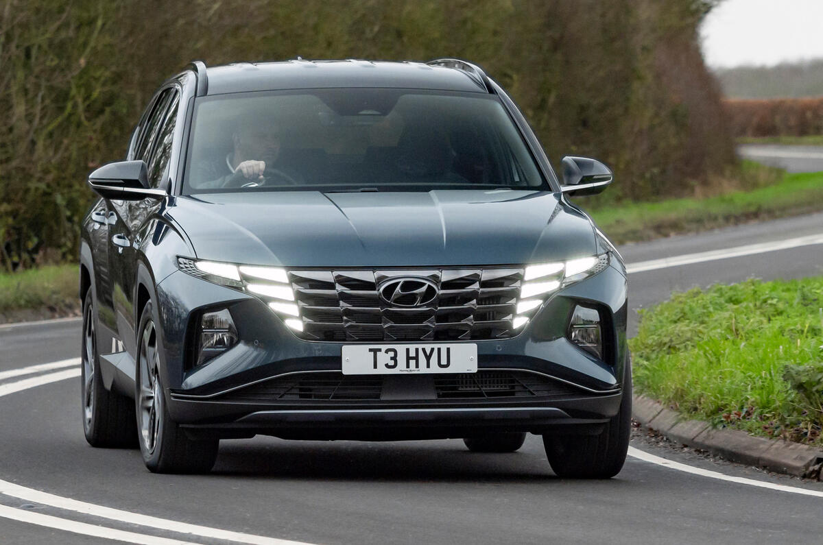 1 Hydundai Tucson PHEV 2021 UK FD hero front