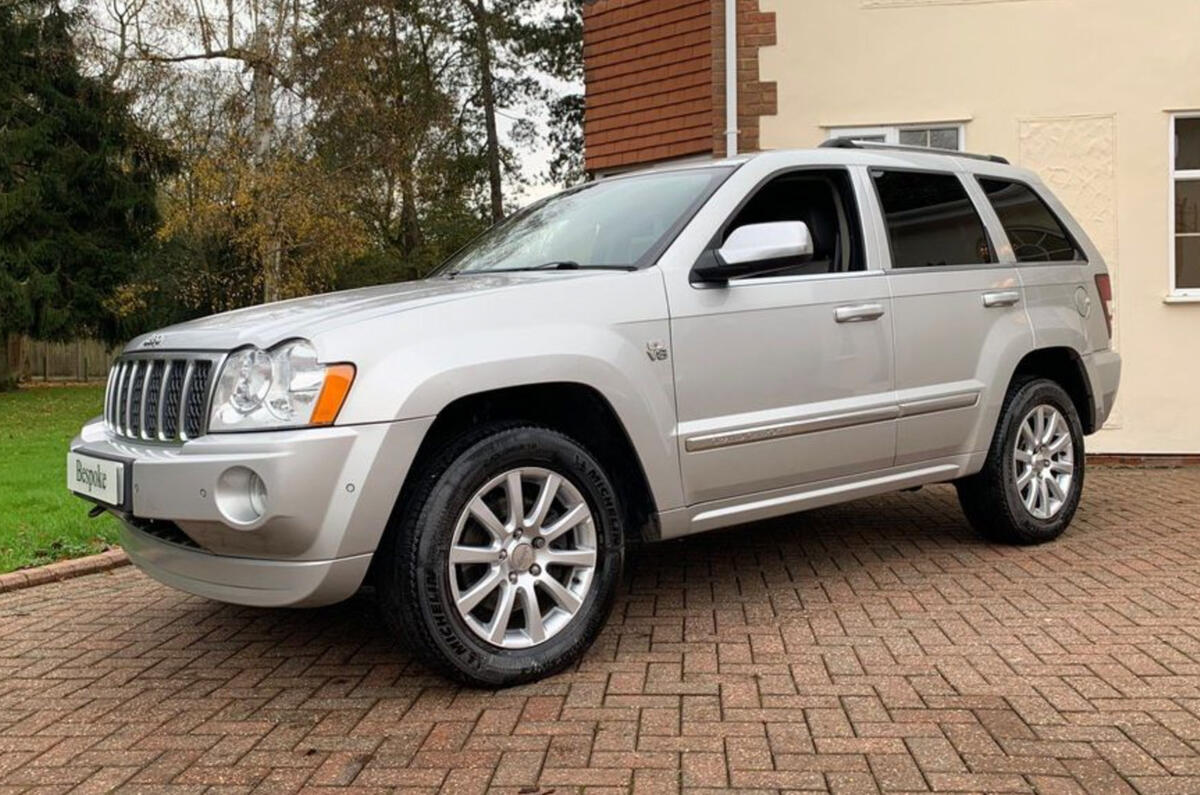Jeep Grand Cherokee 2006 - static side