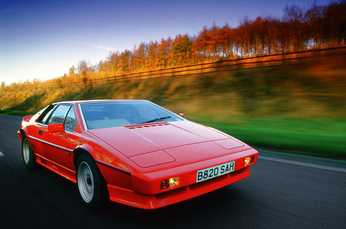 Lotus Esprit - hero front