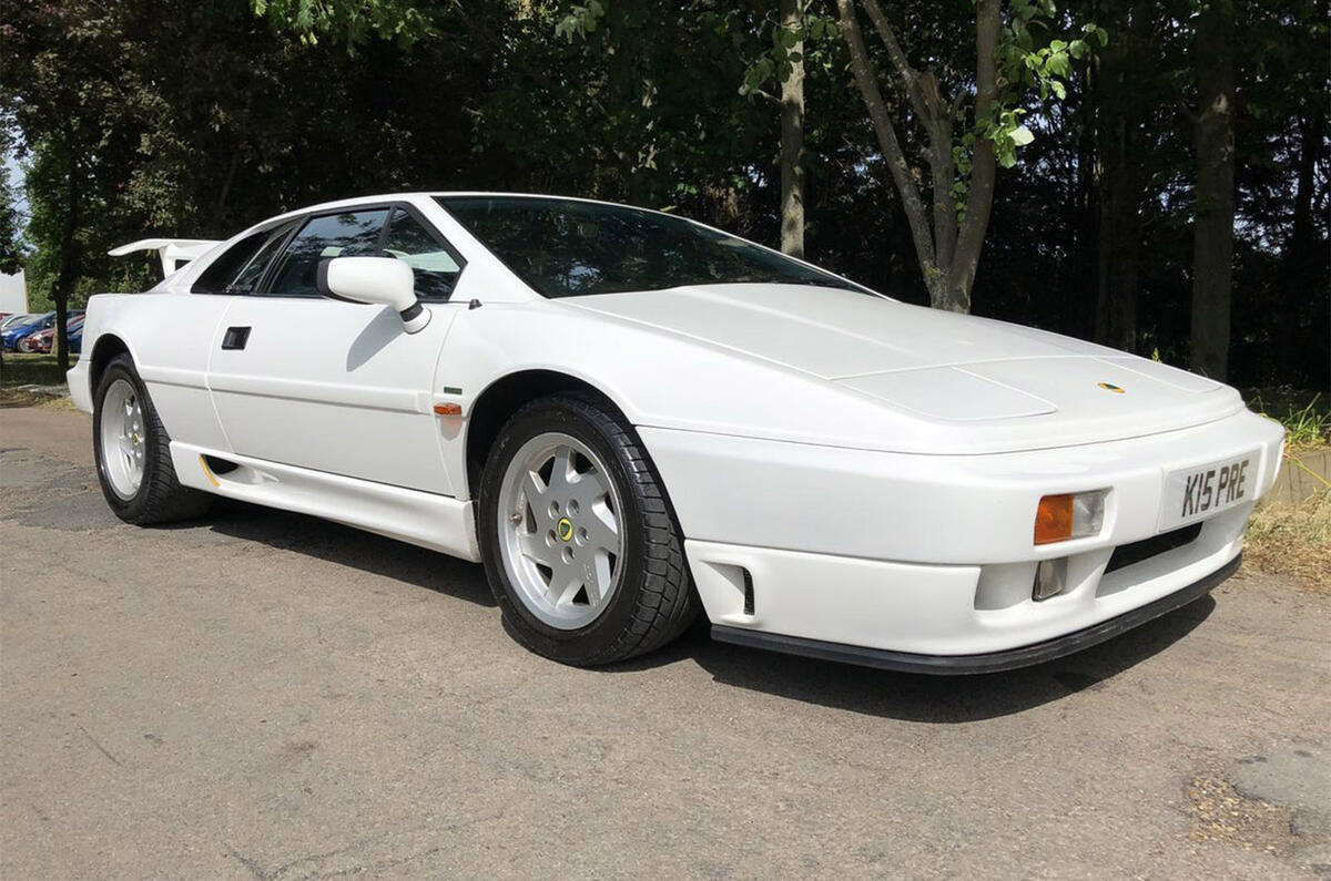 Lotus Esprit - static front