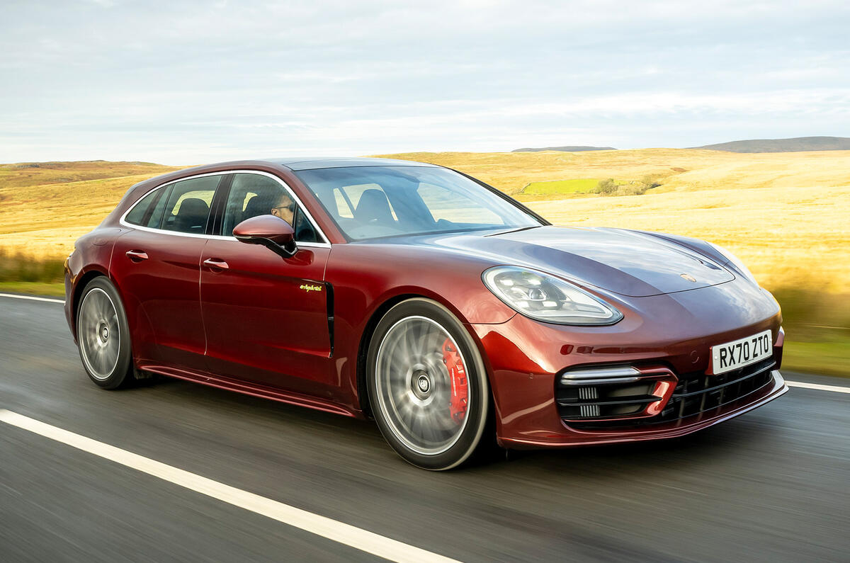 1 Porsche Panamera 4 ehybrid sport turismo 2022 UE : essai avant de suivi