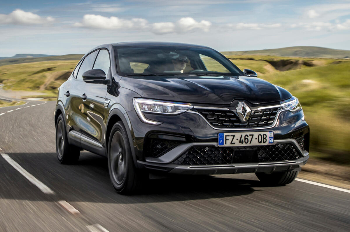 1-renault-arkana-2021-lhd-fd-hero-front.jpg