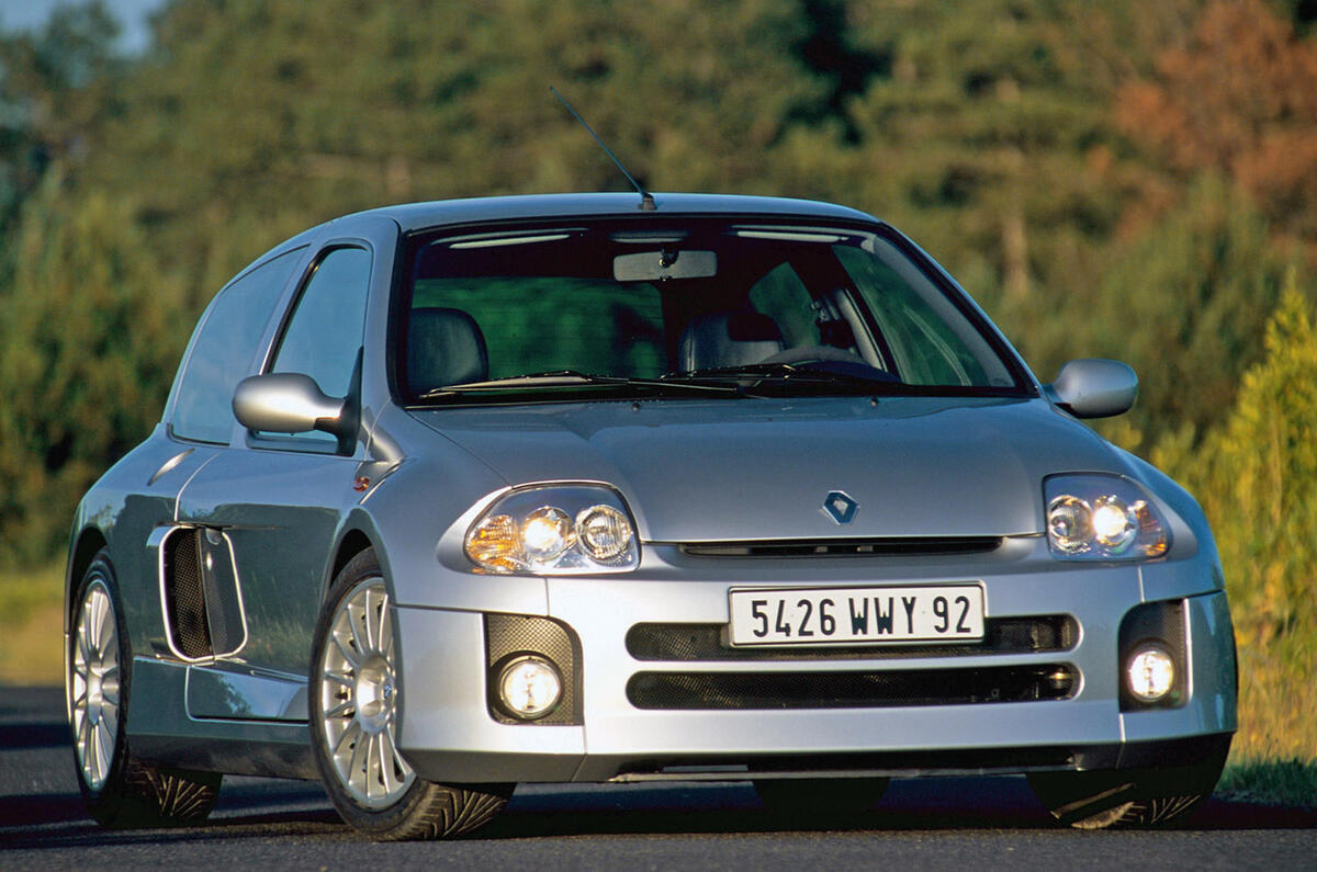 Renault Clio V6 - tracking front
