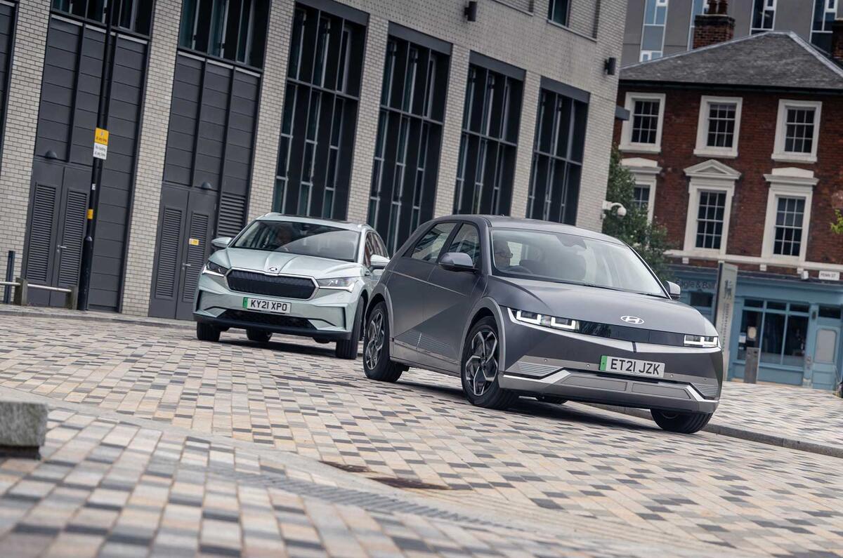 1 Top 10 family electric cars lead