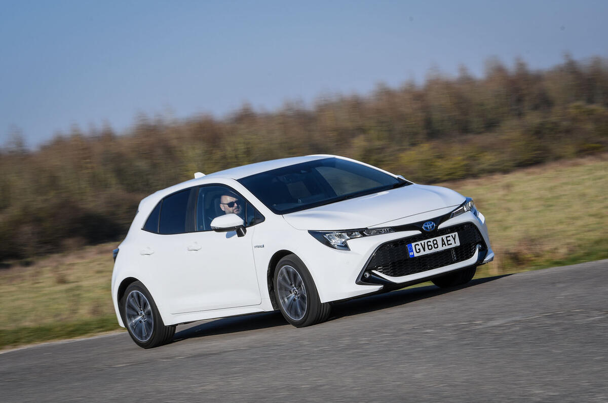 Toyota Corolla 1 8 Hybrid Hatchback 2019 Uk Review Autocar