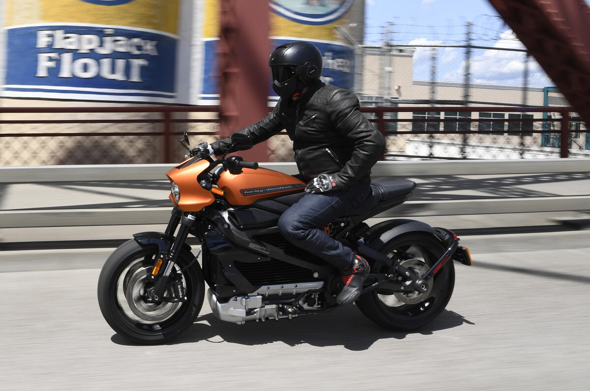 Brembo brakes and Showa suspension help hide the Harley Davidson Livewire's 251kg