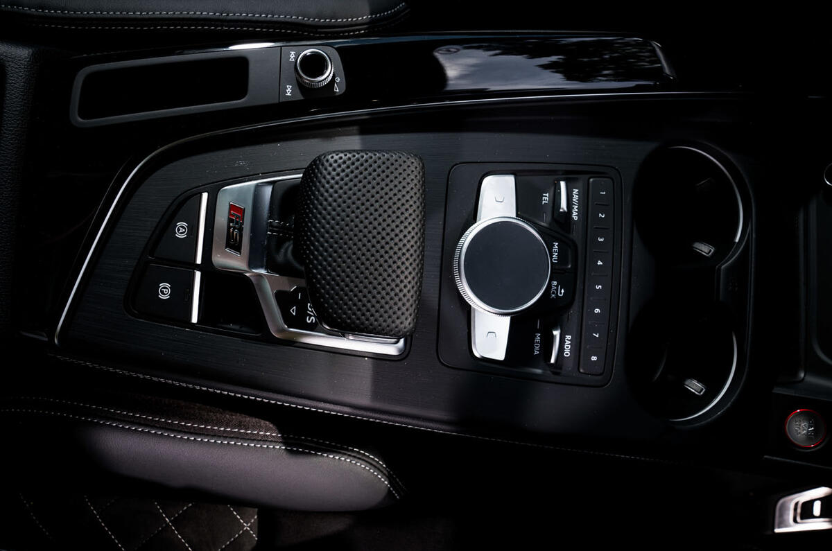 Audi RS5 Sportback 2019 first drive review - centre console