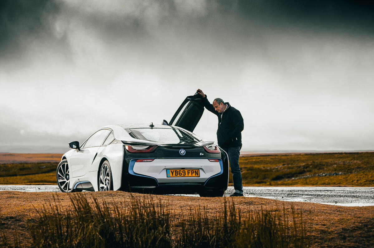 BMW i8 - static rear