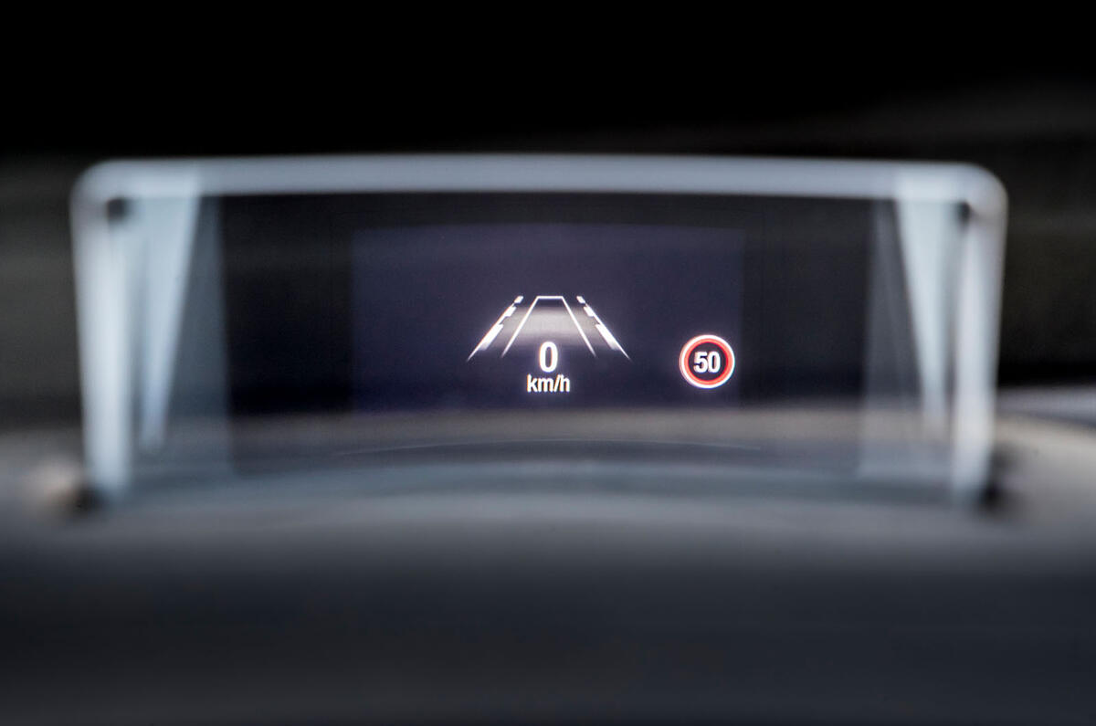 Ford Focus ST 2019 first drive review - HUD