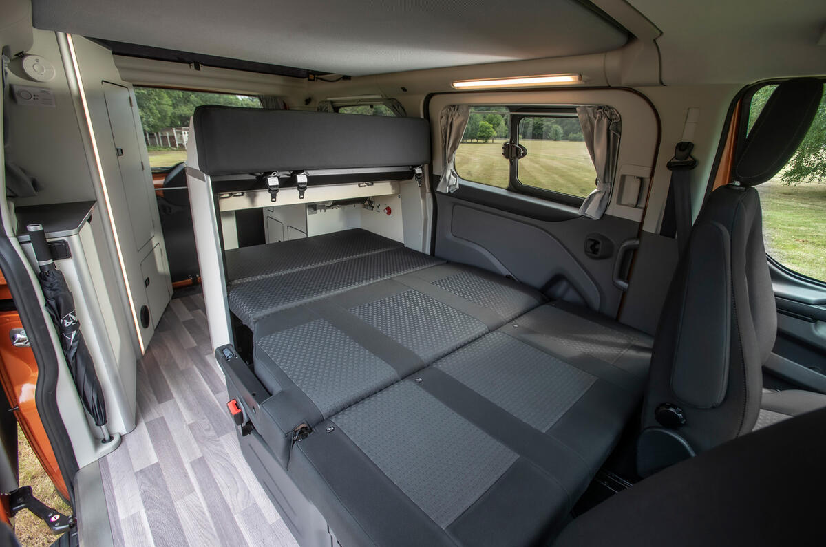 10 Ford Transit Nugget 2021 UK FD bed