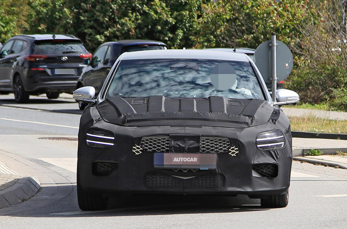 Genesis G70 Shooting Brake - spy shots