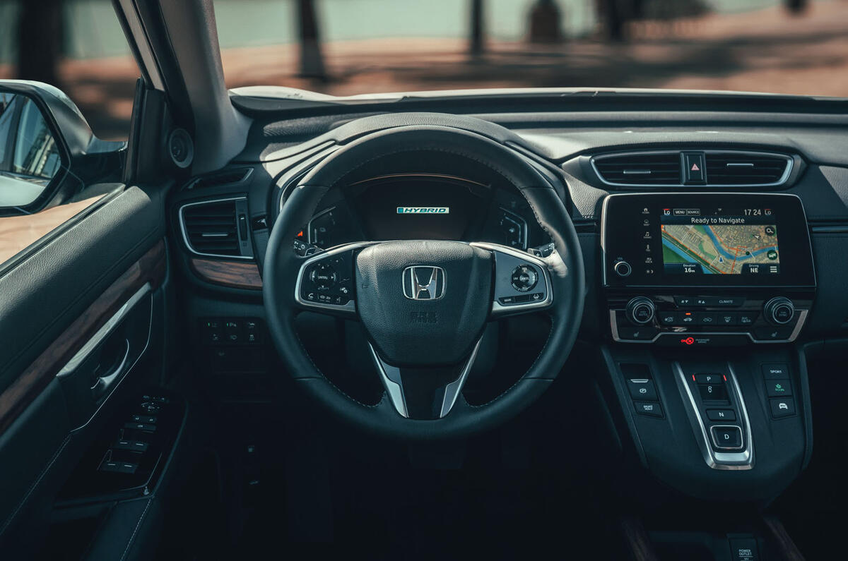 Honda CR-V Hybrid AWD SR 2018 review | Autocar Honda CR-V Hybrid AWD SR 2018 review | Autocar