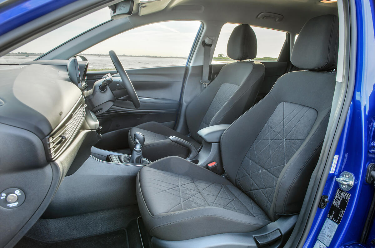 10 Hyundai Bayon 2021 UK FD cabin