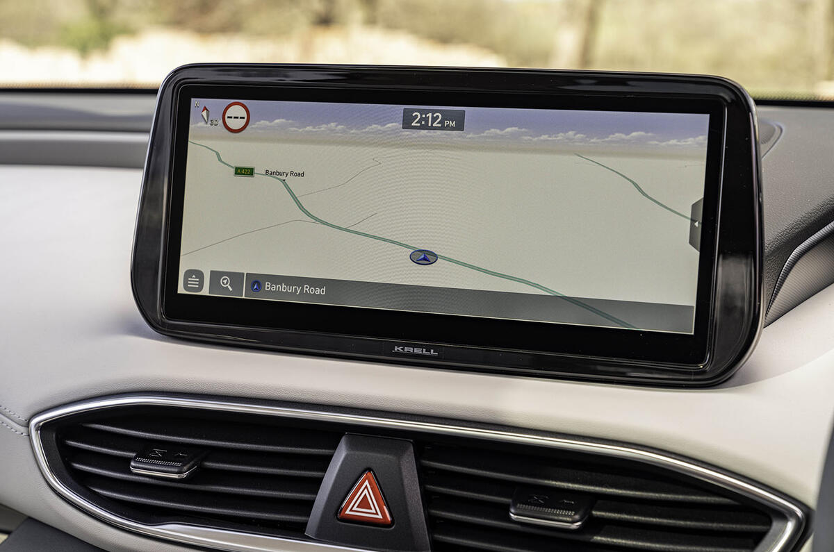 10 Hyundai Santa fe 2021 UK first drive review infotainment