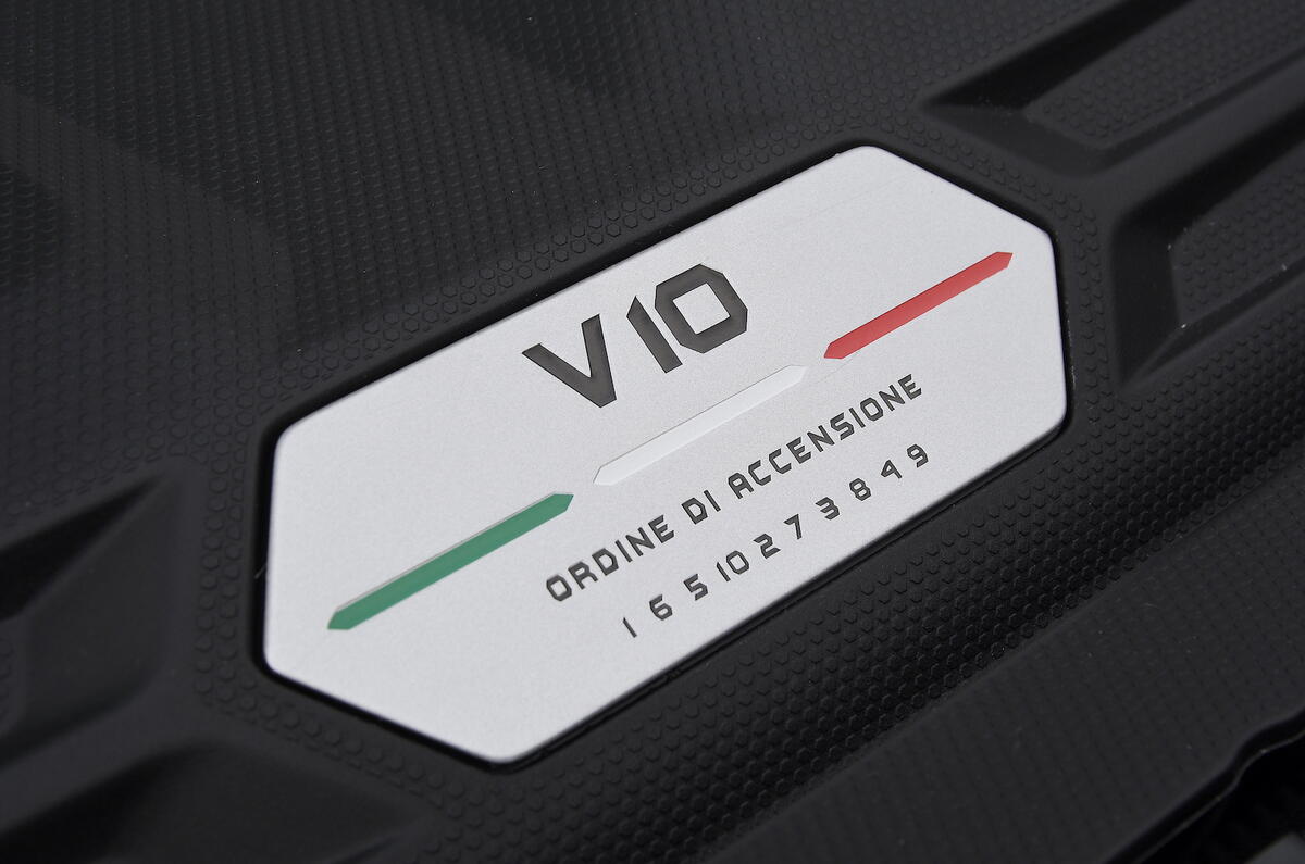 Lamborghini Huracan Evo 2019 Uk Review Autocar