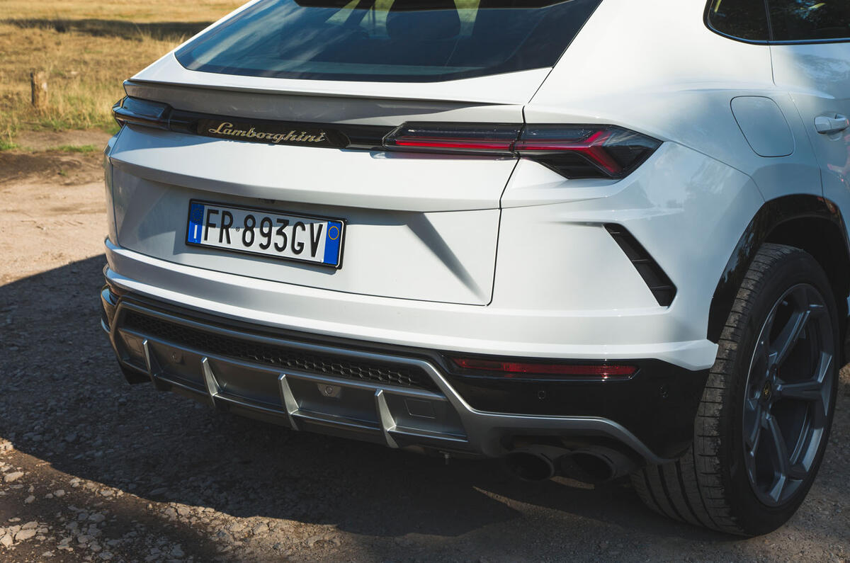 Lamborghini Urus 2018 UK review | Autocar