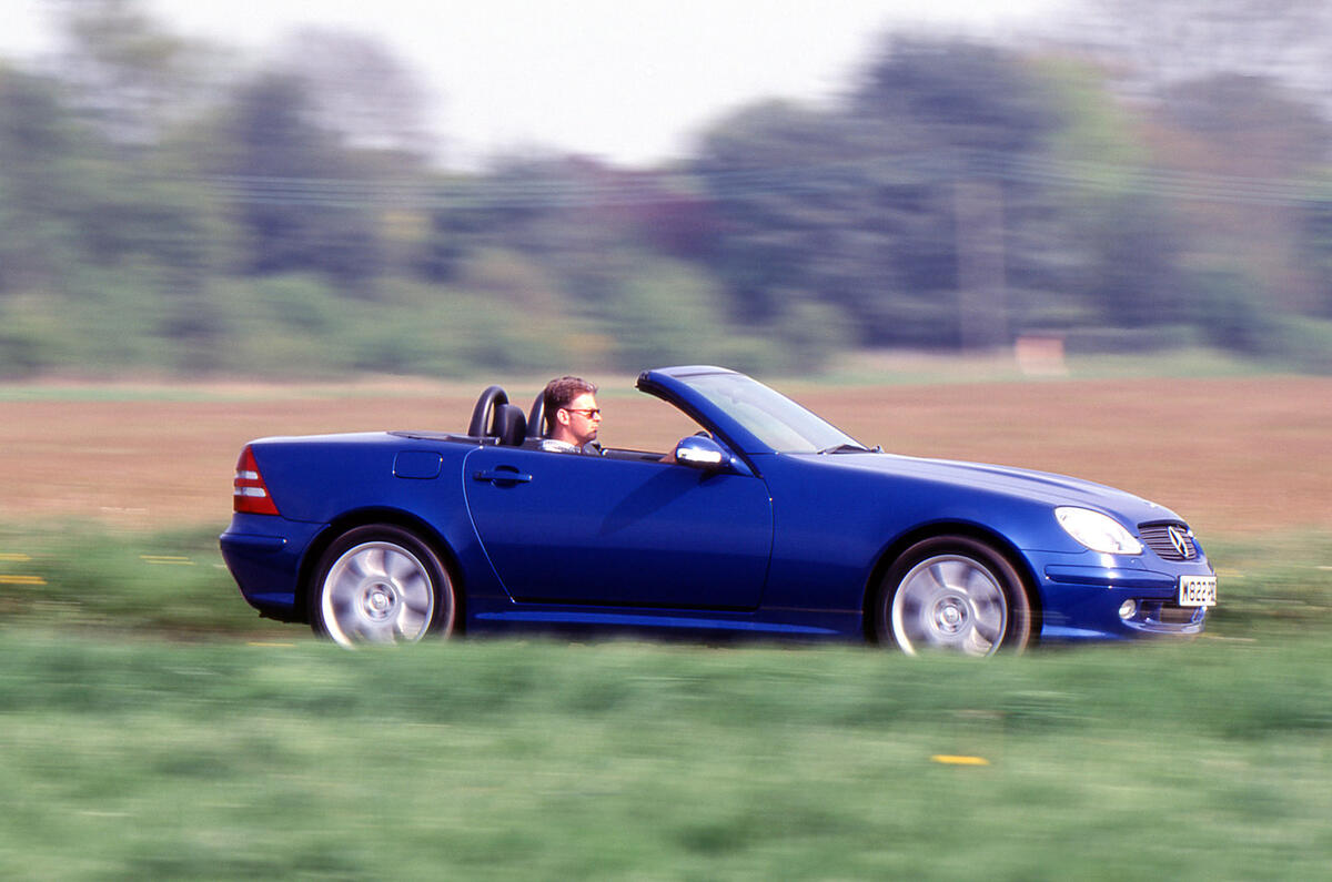 Mercedes-Benz SLK 200 - hero side