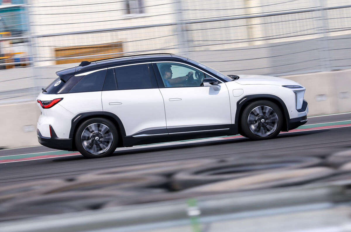 Nio ES6 2019 first drive review - on the road side