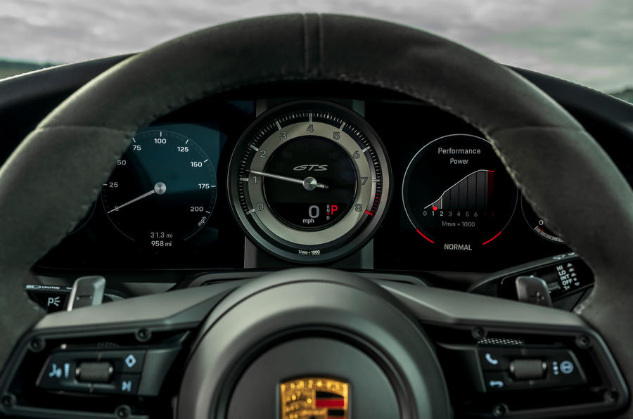 10 Porsche 911 GTS 2021 UE : premier essai, instruments.