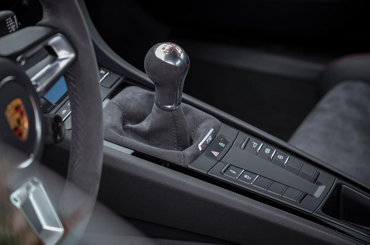 Porsche Cayman T 2019 first drive review - gearstick