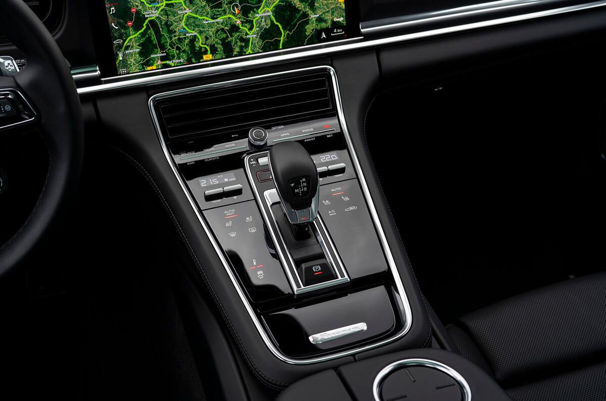 Porsche Panamera Turbo S Sport Turismo 2020 first drive review - centre console