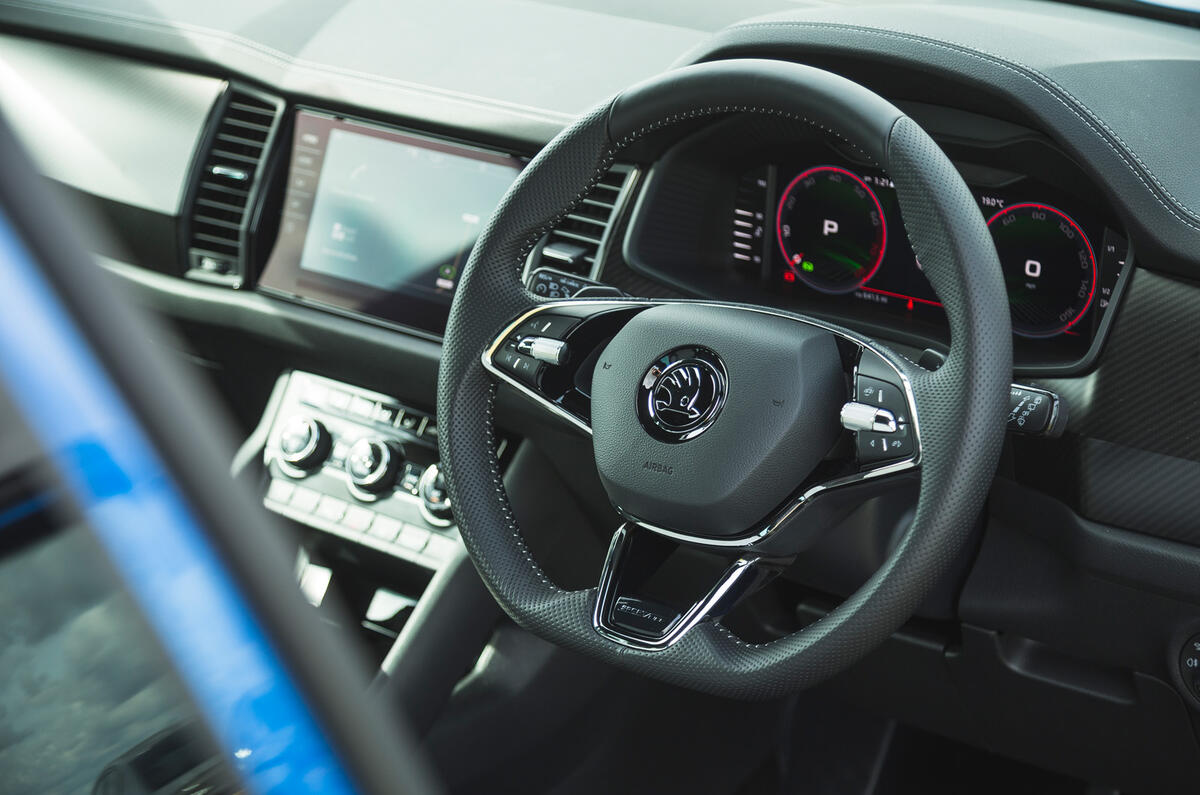 10 Skoda Kodiaq Sportline 2021 UK steering wheel