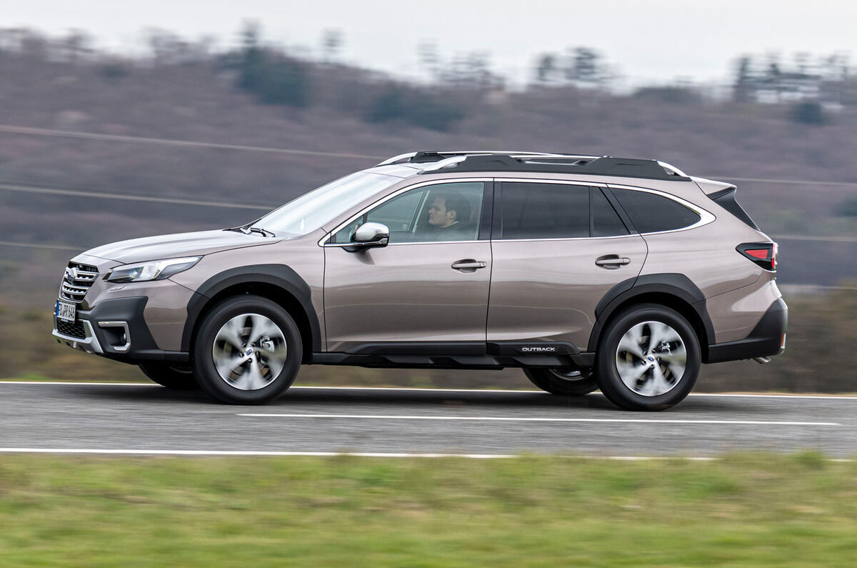 10 Subaru outback 2021 FD côté route