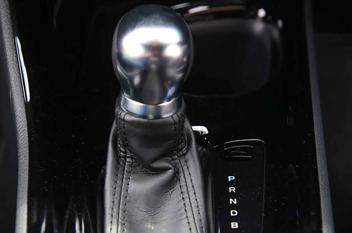 Toyota C-HR 2018 long-term review gear stick