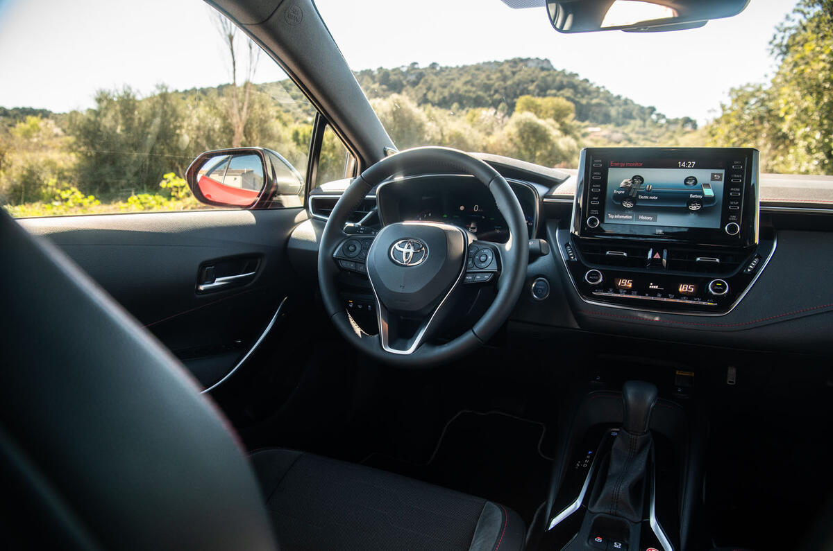 Toyota Corolla hybrid hatchback 2019 first drive review - cabin