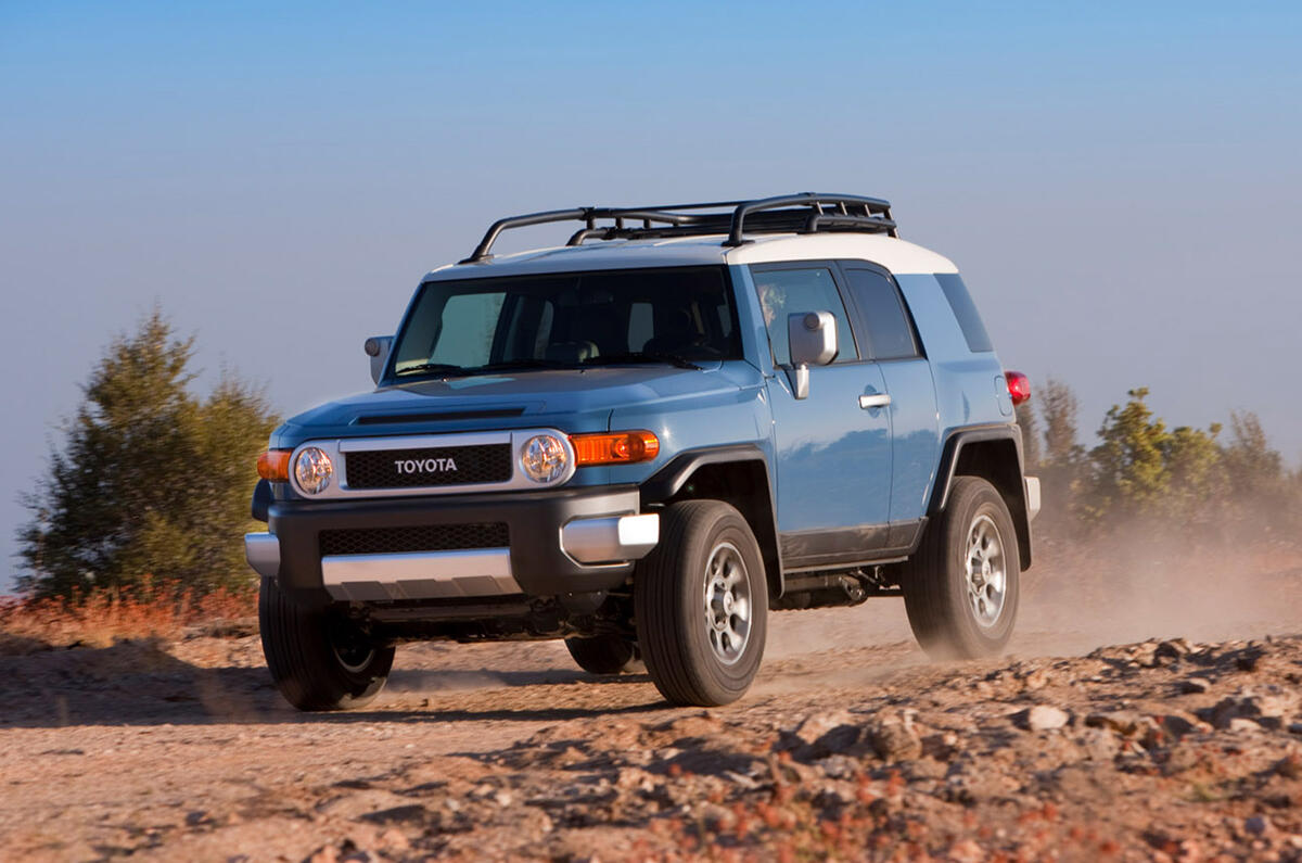 Toyota FJ Cruiser - hero front