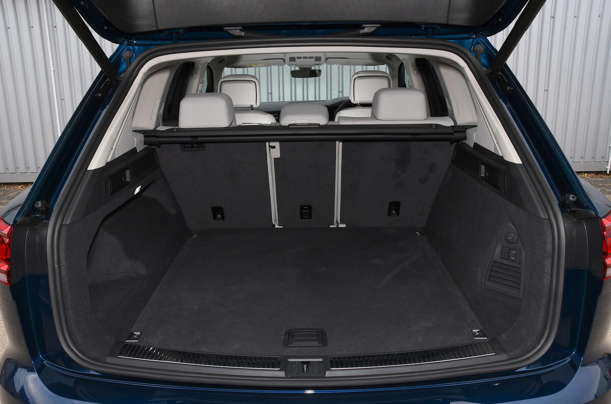 Volkswagen Touareg 3.0 TSI 2019 UK first drive review - boot