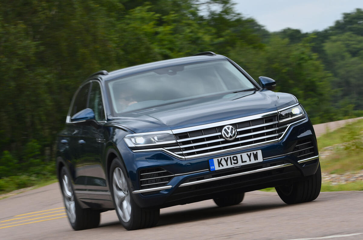 Volkswagen Touareg 3.0 TSI 2019 UK first drive review - cornering front