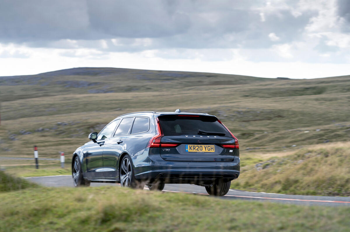 Volvo V90 Recharge T6 2020 UK first drive review - cornering rear