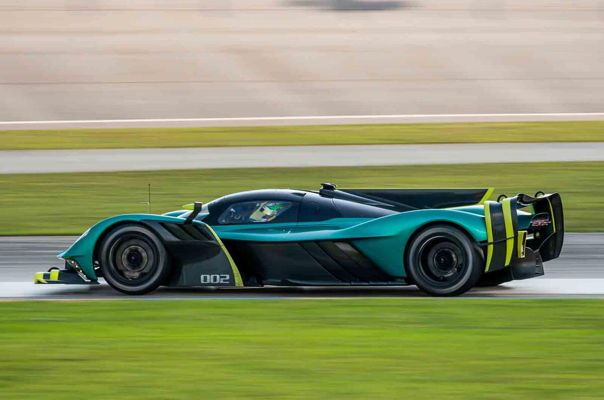 11 aston martin valkyrie amr pro