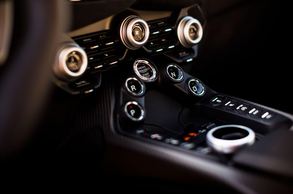 Aston Martin Vantage gear selection