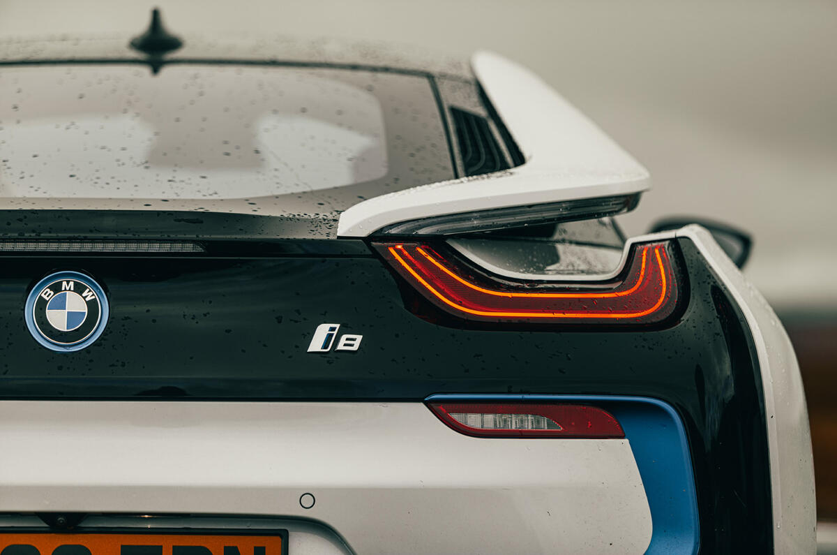 BMW i8 - static rear