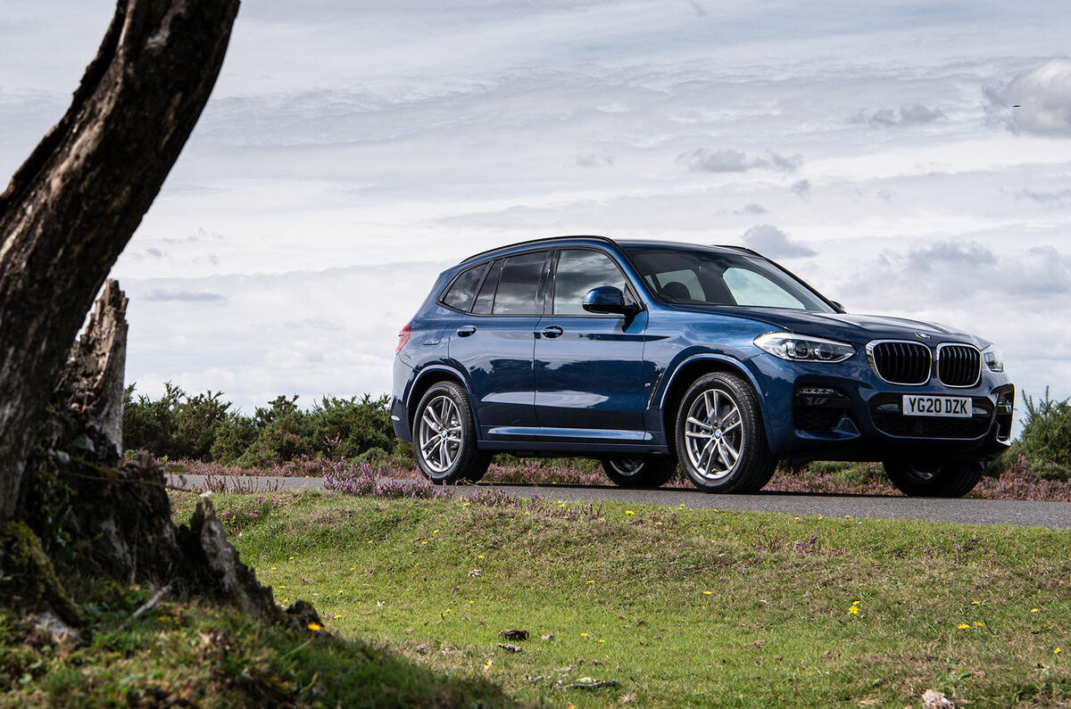 BMW X3 xDrive30e 2020 : premier bilan de la conduite au Royaume-Uni - statique à l'avant