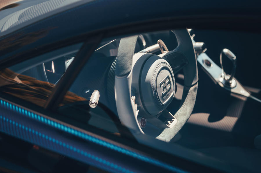 [Actualité] Bugatti - Page 2 11-bugatti-divo-2020-fd-steering-wheel