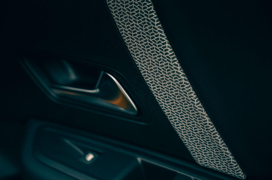 Citroën C4 Puretech 2021 UE (LHD) : premier examen de la conduite - garnitures intérieures