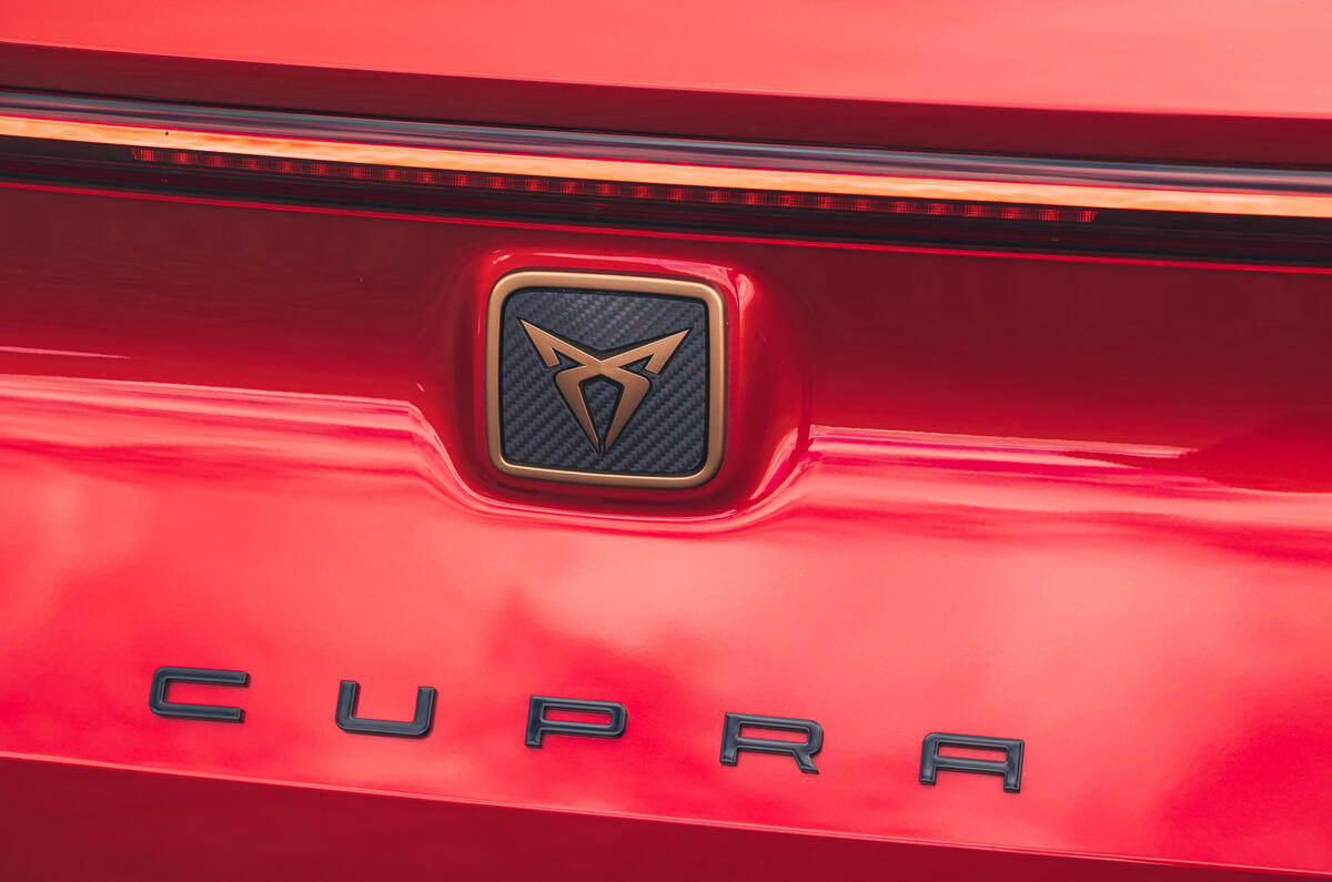 11 Cupra Leon Estate 2021 UE FD badge arrière