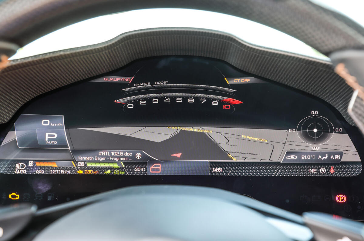 11-ferrari-sf90-stradale-2020-fd-race-mode-dials.jpg
